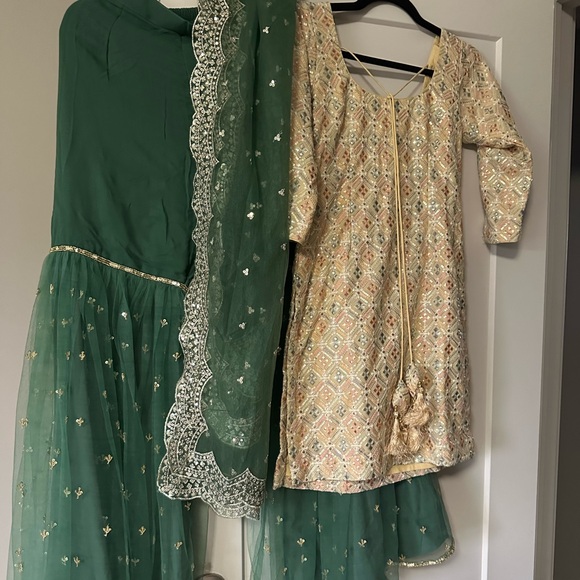 Asian attire - Picture 1 of 2